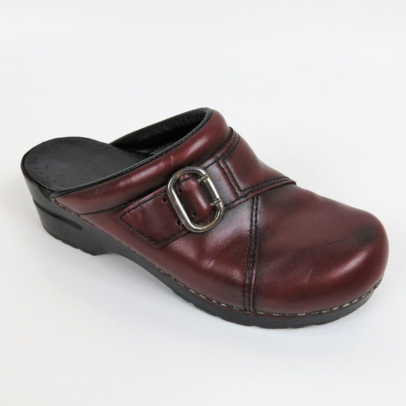 where are dansko shoes made